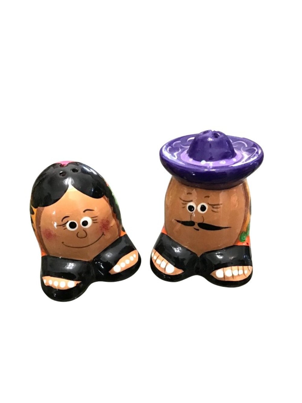 VINTAGE MEXICAN COUPLE HAND PAINTED CLAY SALT & PEPPER SHAKER SET